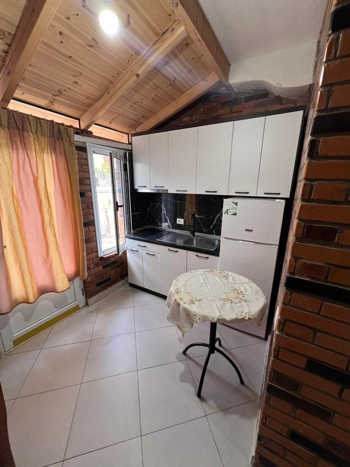 Guest Rooms Arbri Vlore Exterior photo